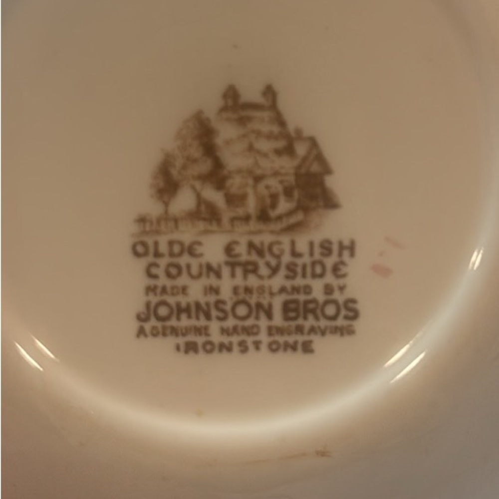 Vintage Brown and Cream Dinnerware Set - Picture 4 of 6